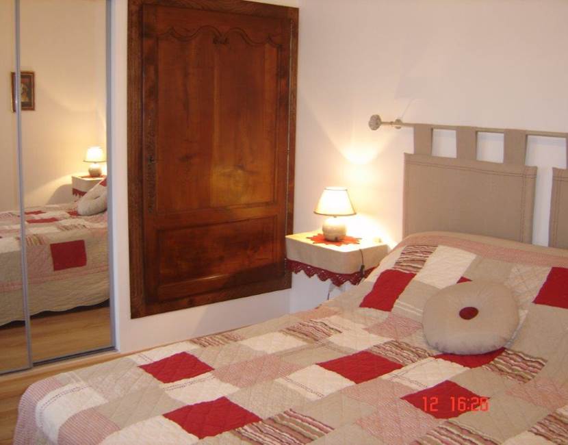 CHAMBRE A L ETAGE